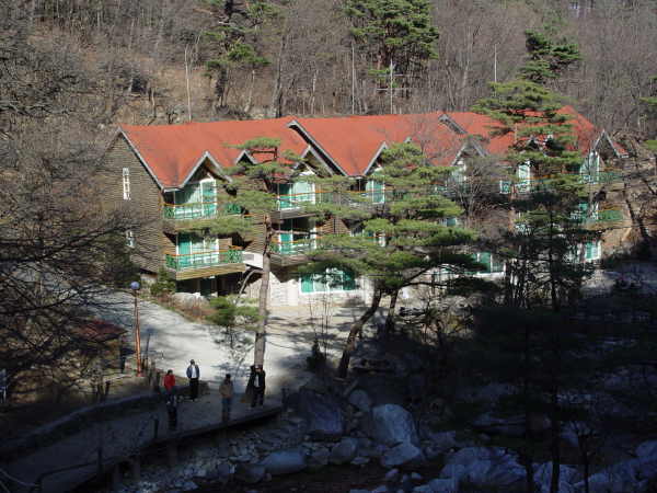 낮의 모습도 한장 올려드립니다. 